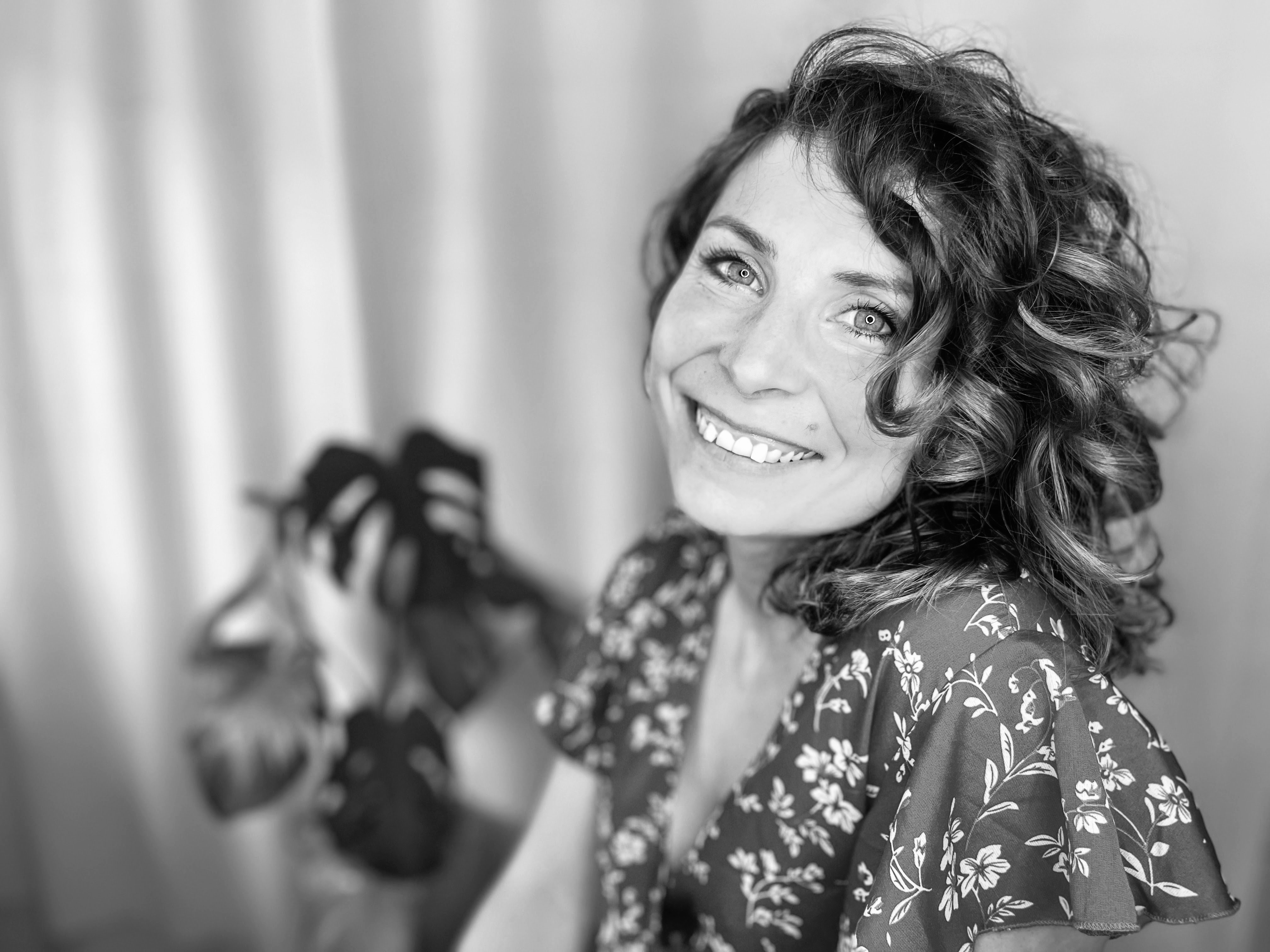 Mylène Medina, accompagnatrice capillaire spécialisée en cheveux bouclés